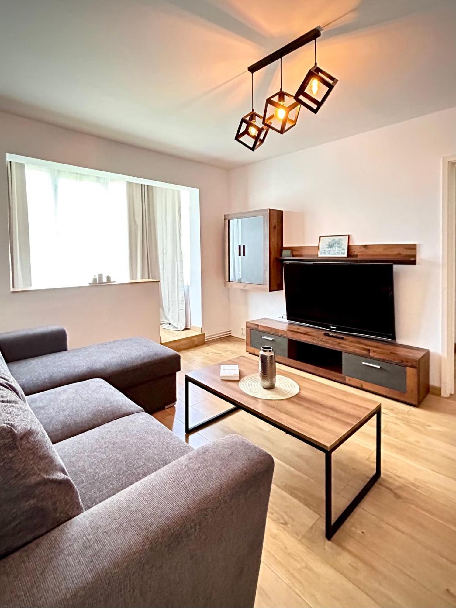 Apartament Chic Escape One - Free Parking Braszów Zewnętrze zdjęcie